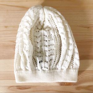 D&Y - slouchy white knit beanie